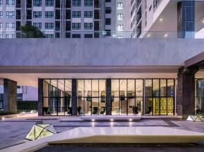 Central Location, Amazing Infinity Pool Near Beach