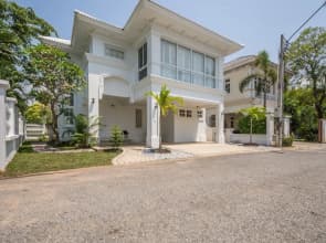 Exclusive Beachfront Villa