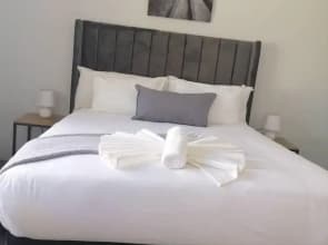 Moxwini Self Catering Apartments