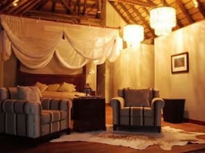 Royal Chundu River Lodge