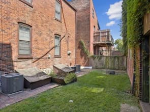 Charming Soulard Retreat With Historic Character 1 Bedroom Apts
