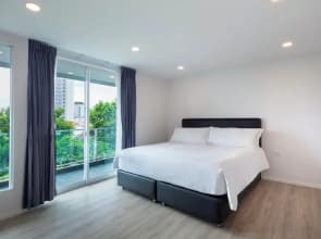 The Rizin Hotel Phratumnak