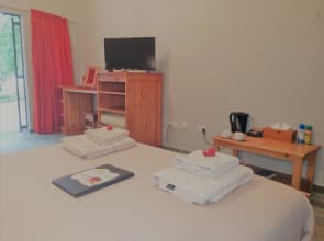 Island Safari Lodge