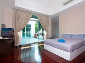 Jomtien Waree 9 with 6 bedrooms