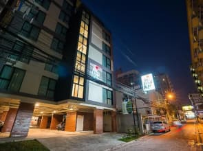 Sunshine Hip Hotel