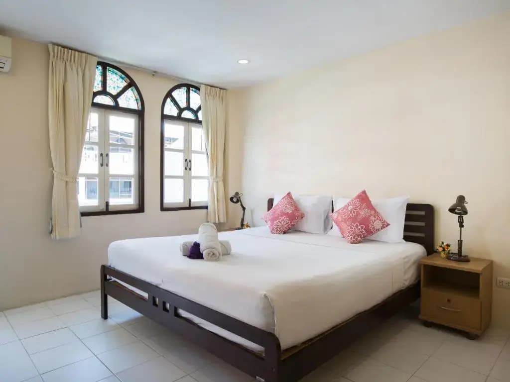 Deluxe Double room with balcony full double bed