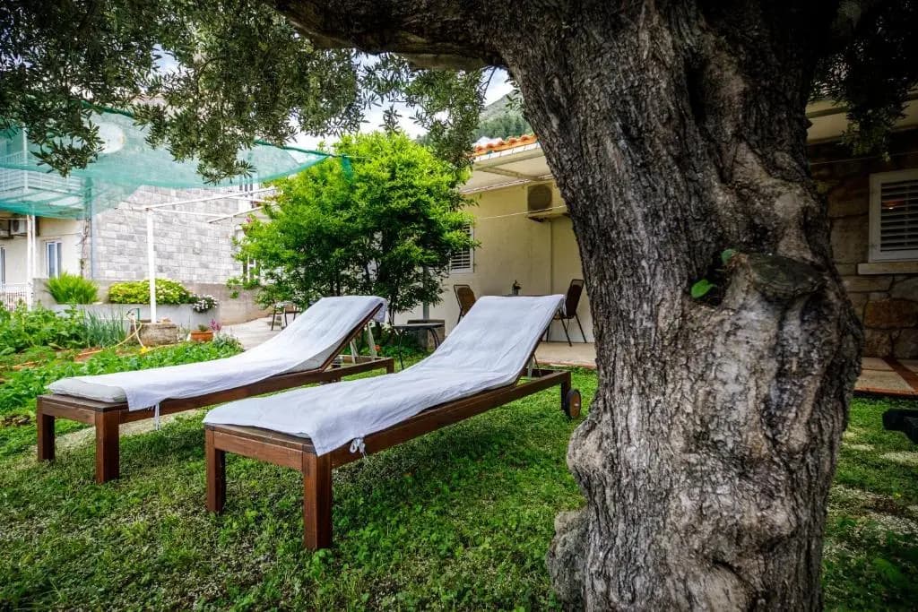 Standard Double room with garden view full double bed