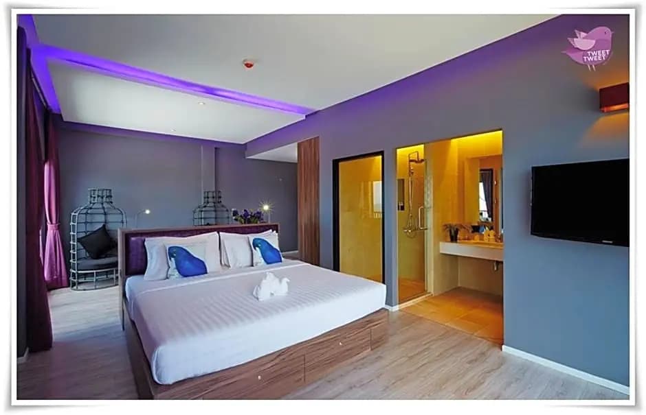 Deluxe Double room with balcony and with sea view full double bed