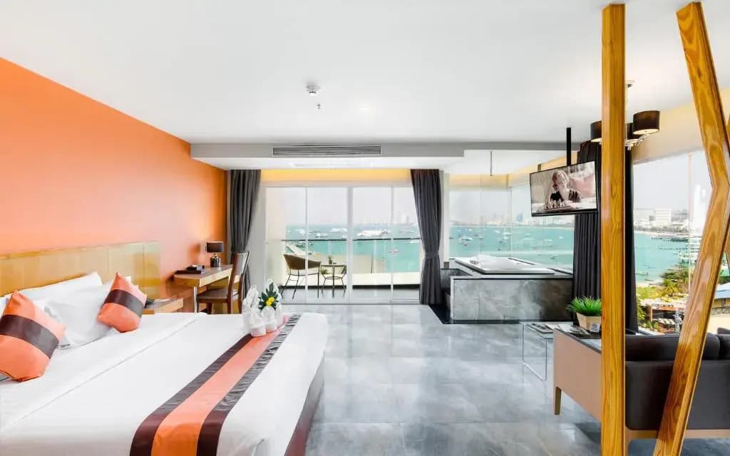 Premium Double room with ocean view full double bed