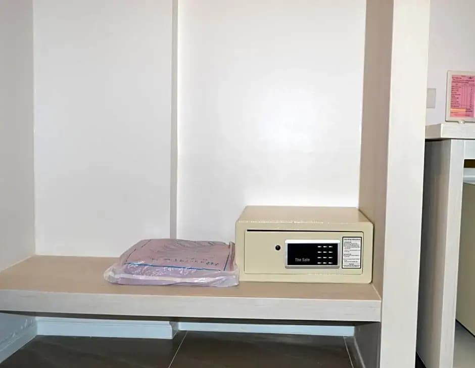 Superior Double room with city view full double bed