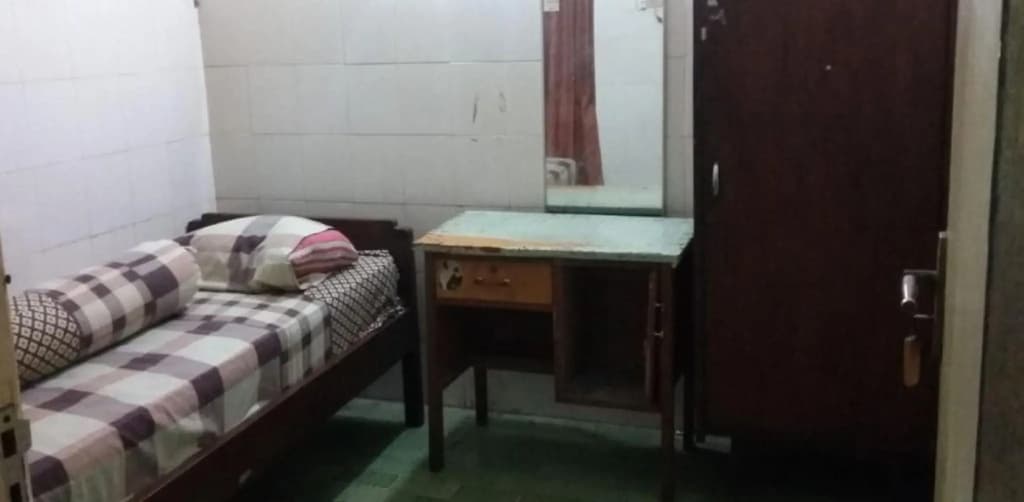 Economy room