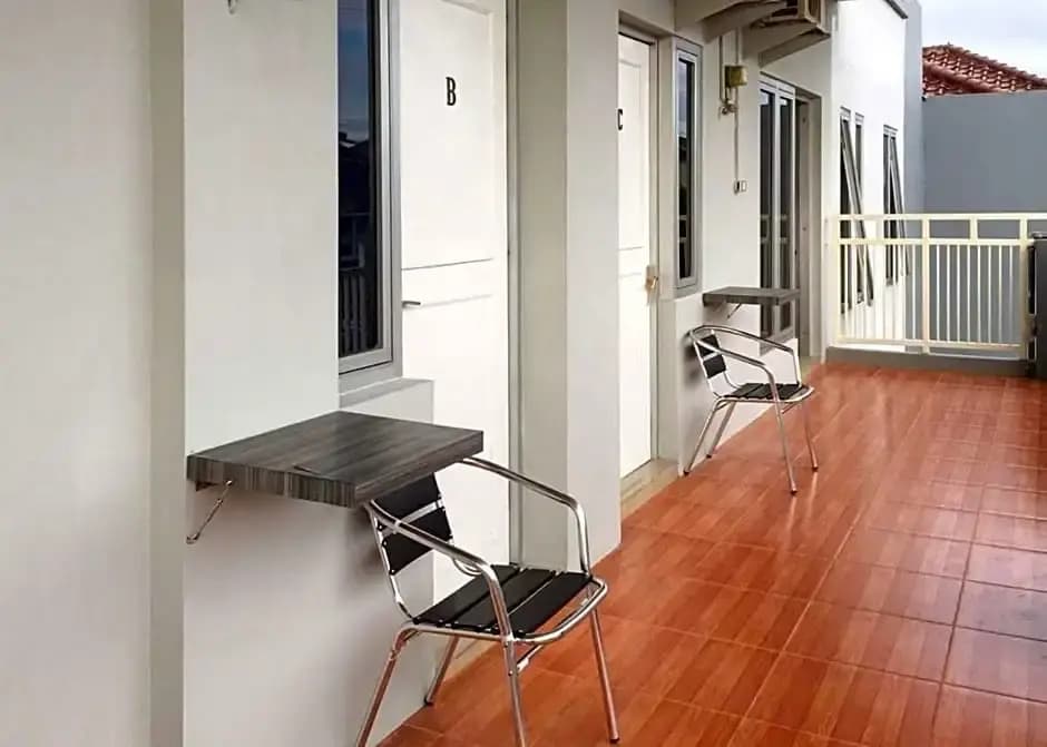 Economy room