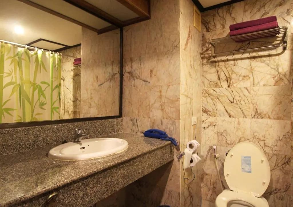 Standard Triple room