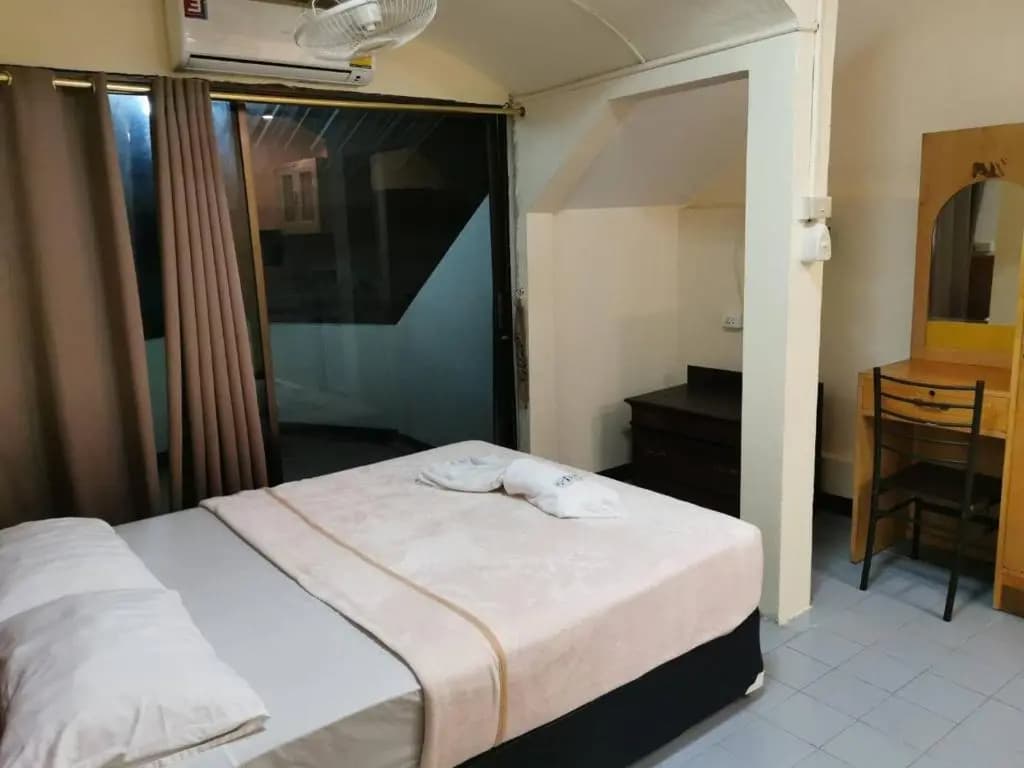Standard Double room with balcony full double bed