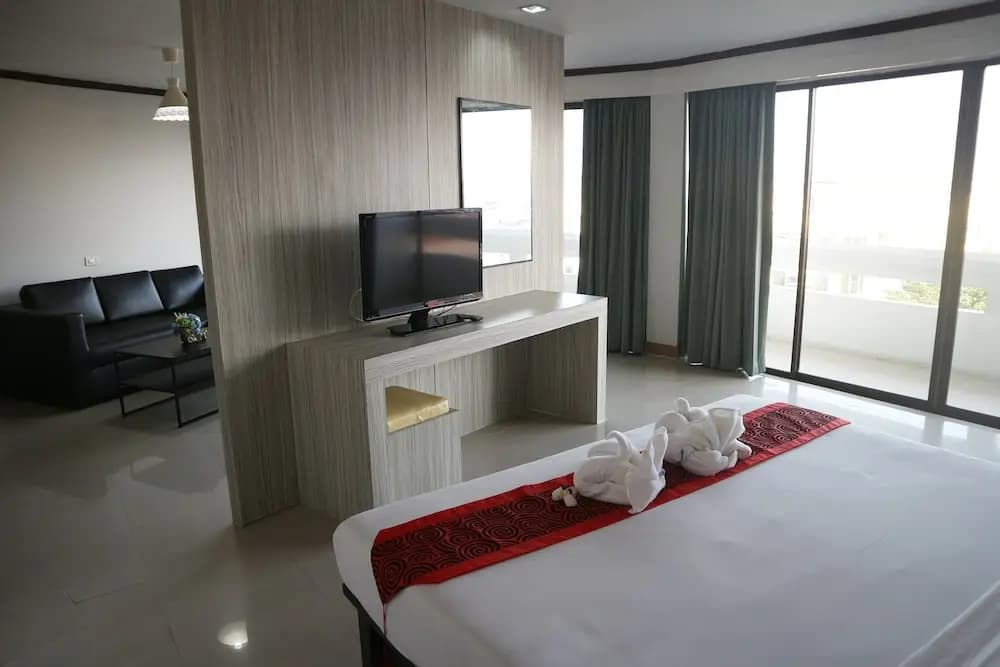 1 Bedroom Suite with view