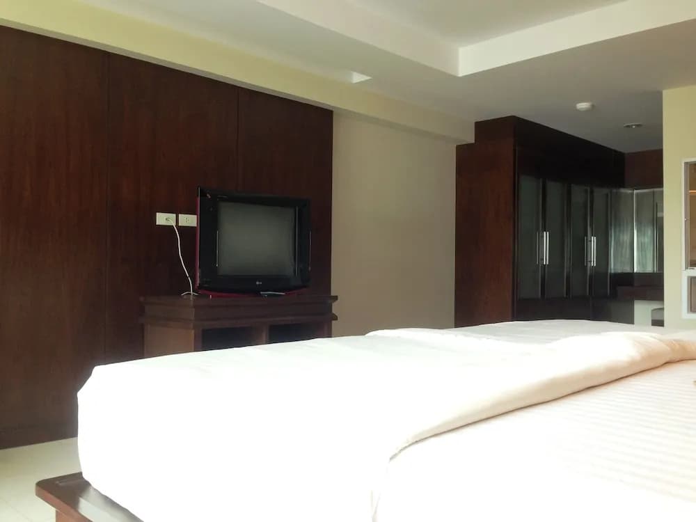 Executive Double room with balcony full double bed