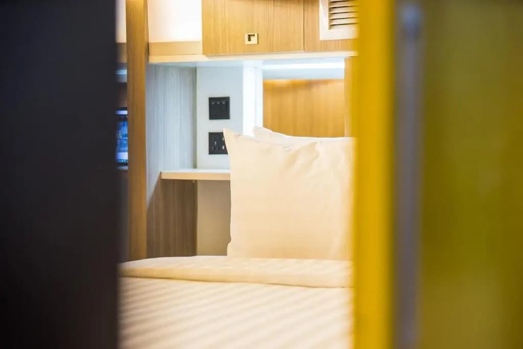 Single Capsule Suite