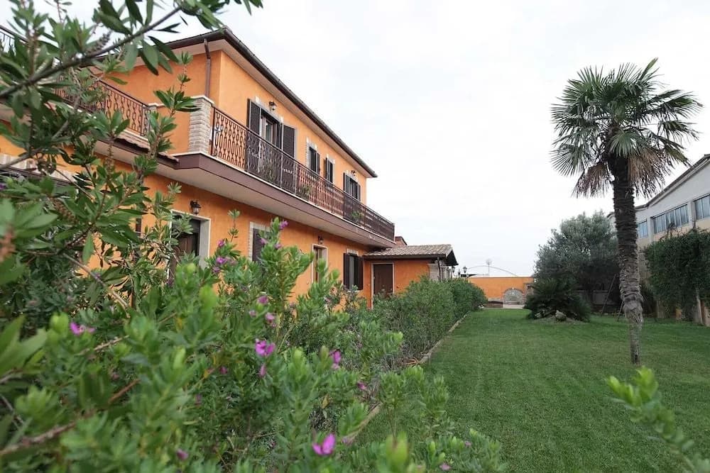 Hotel photo 1