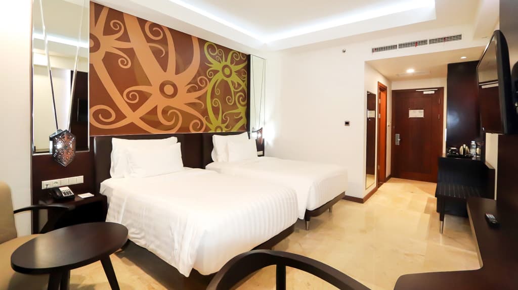 Deluxe Double room with city view twin beds