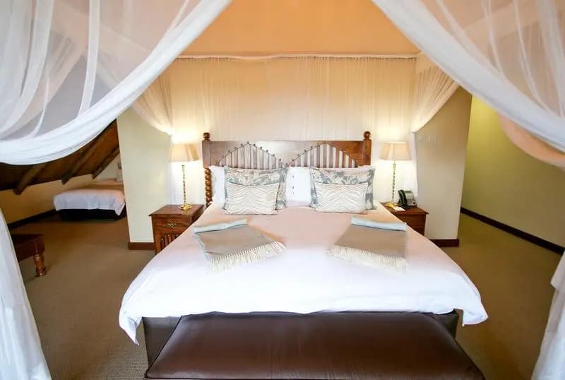 Classic Double Suite full double bed