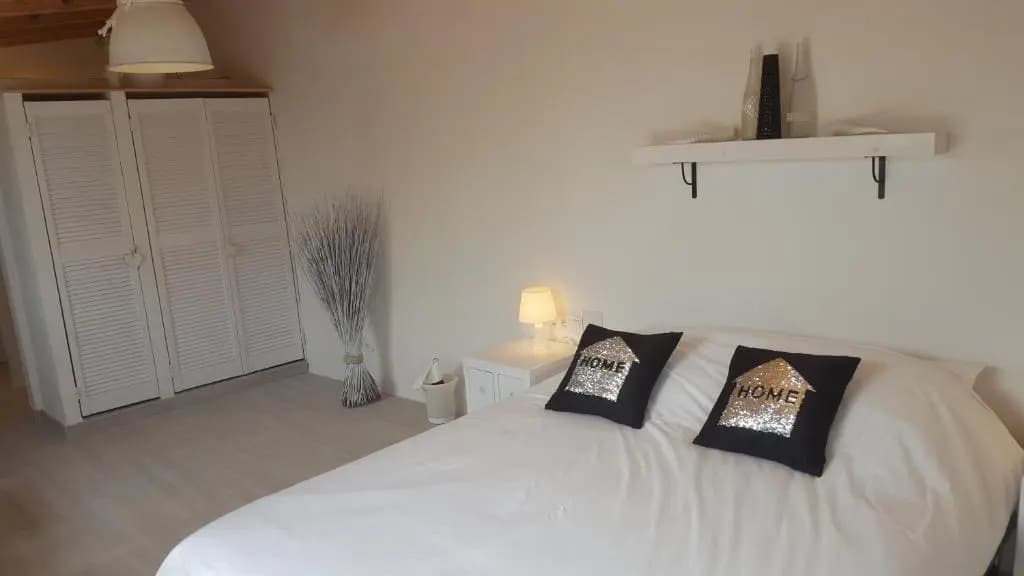 Standard Double room with garden view full double bed
