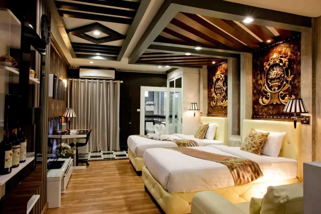 Deluxe Double Suite twin beds