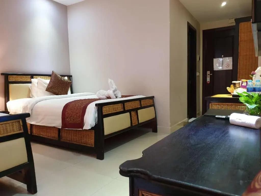 Deluxe Double room with pool view twin beds