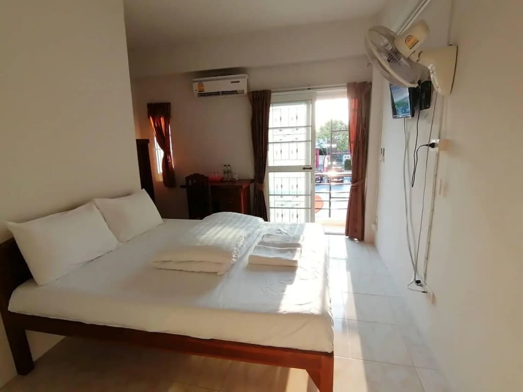 Economy room