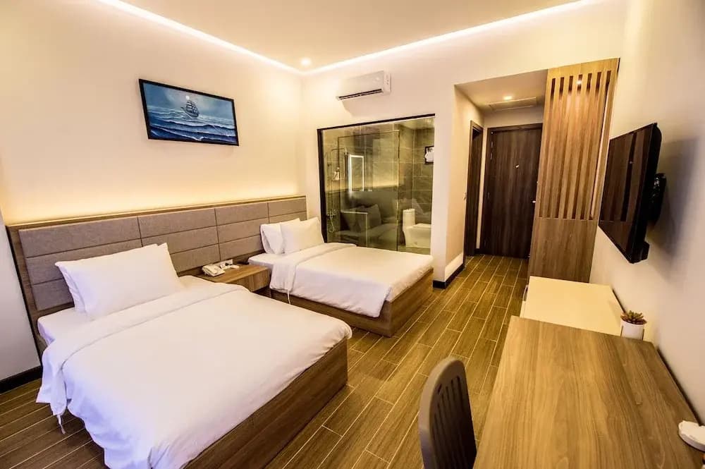 Deluxe Double room with balcony and with sea view twin beds
