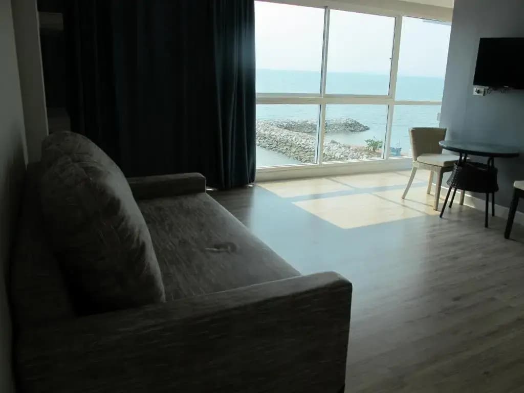 1 Bedroom Suite with ocean view