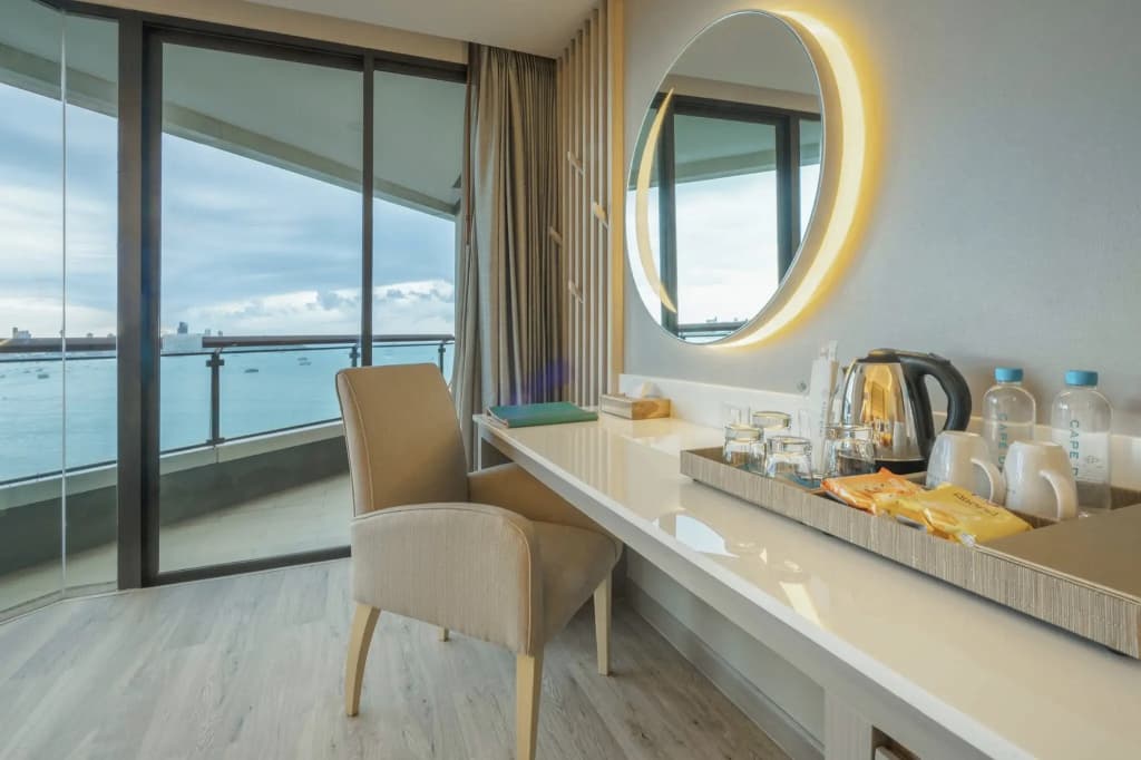 Deluxe Double room with sea view twin beds