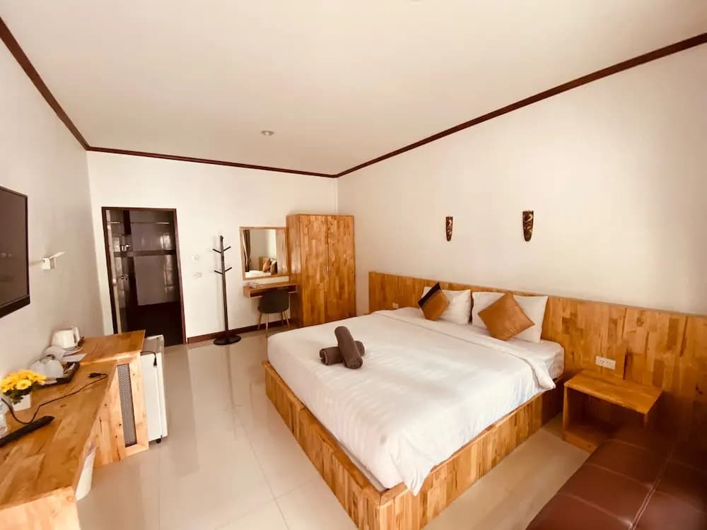 Double Studio with balcony full double bed