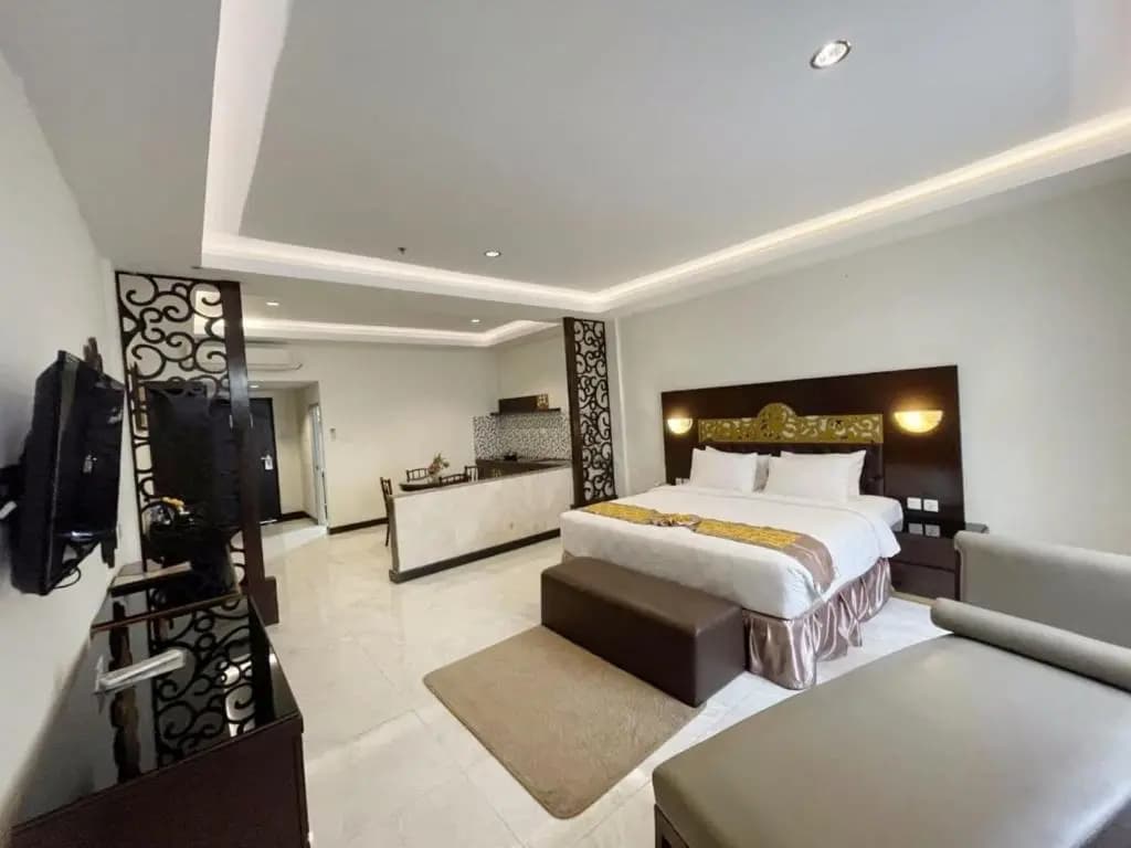 Deluxe Studio