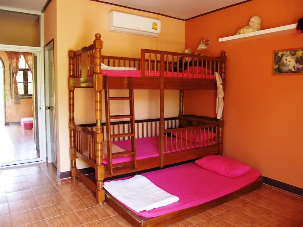 Economy Triple room