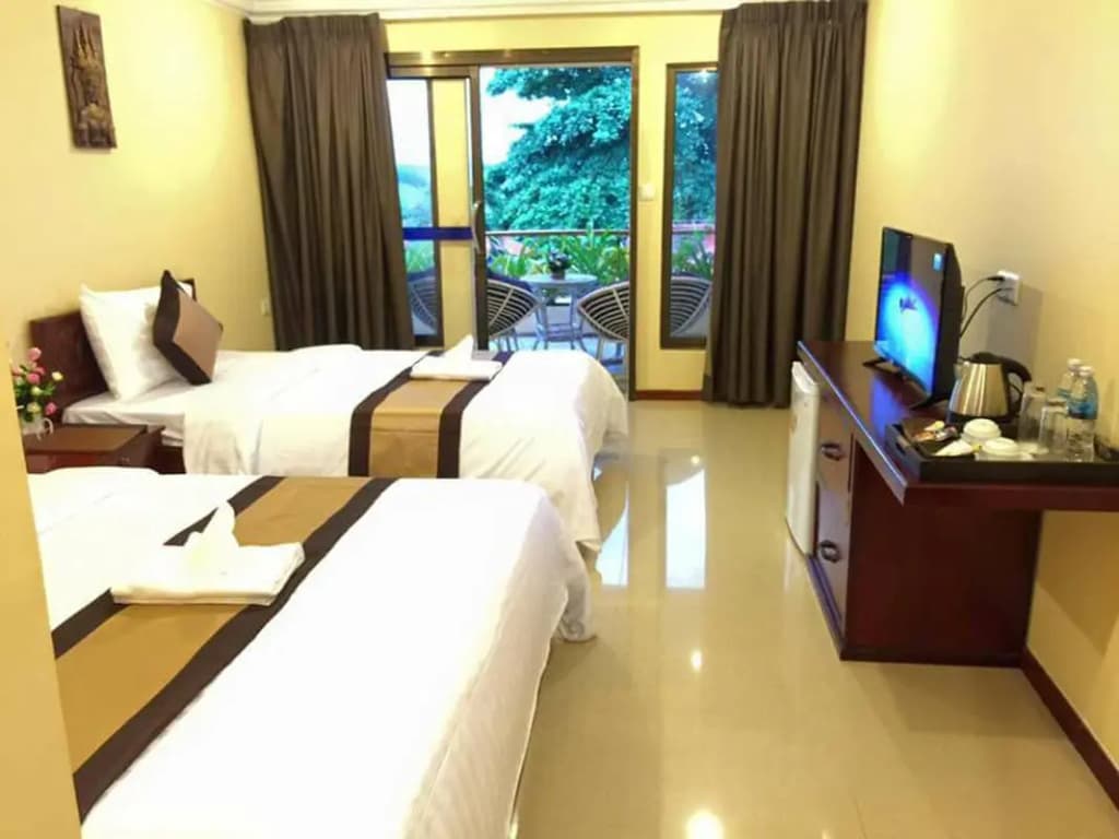 Deluxe Double room with balcony and with sea view full double bed