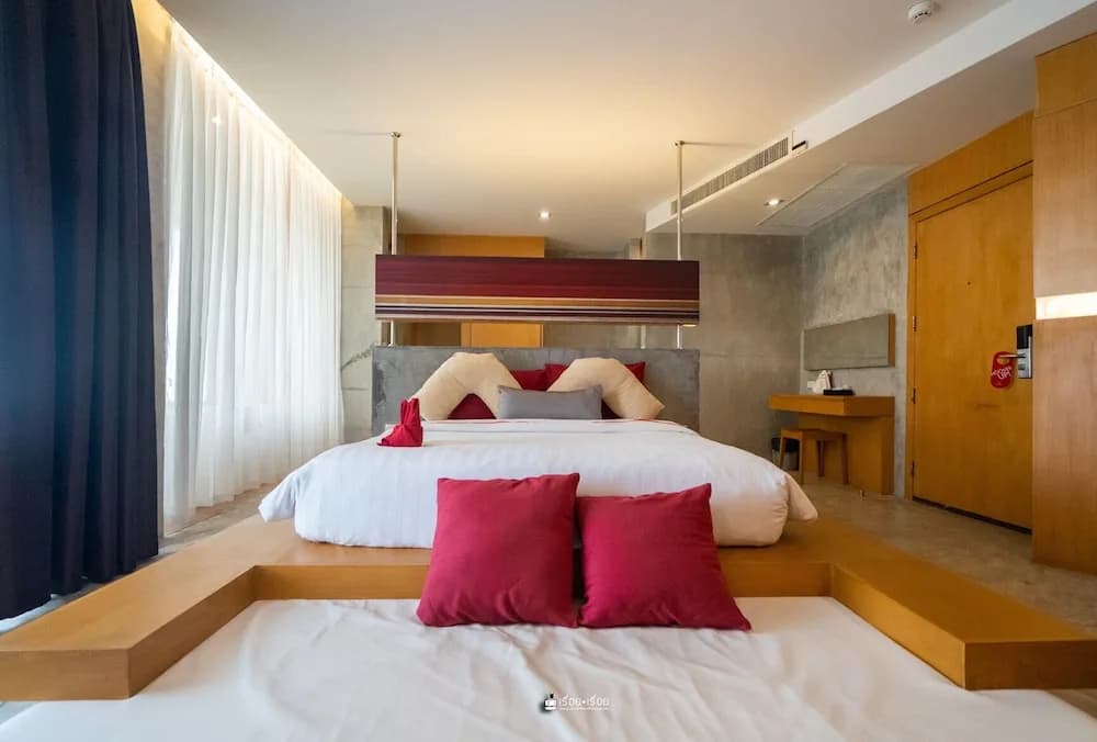 L Exclusive Double room with balcony full double bed