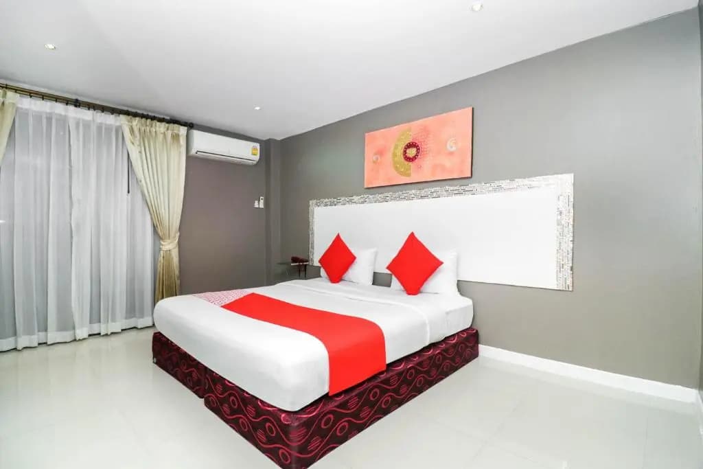 Standard Double room with pool view full double bed