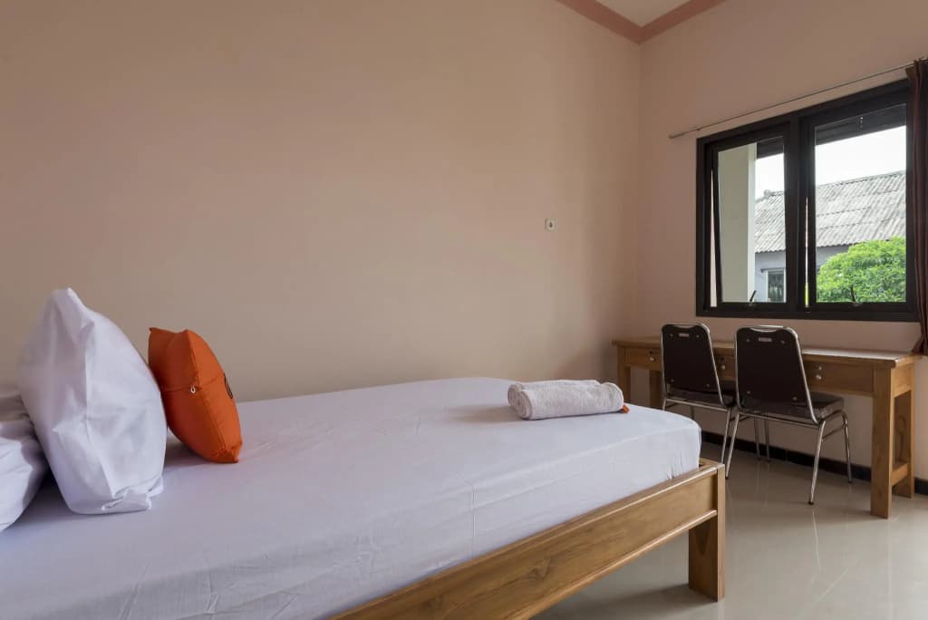 Economy room
