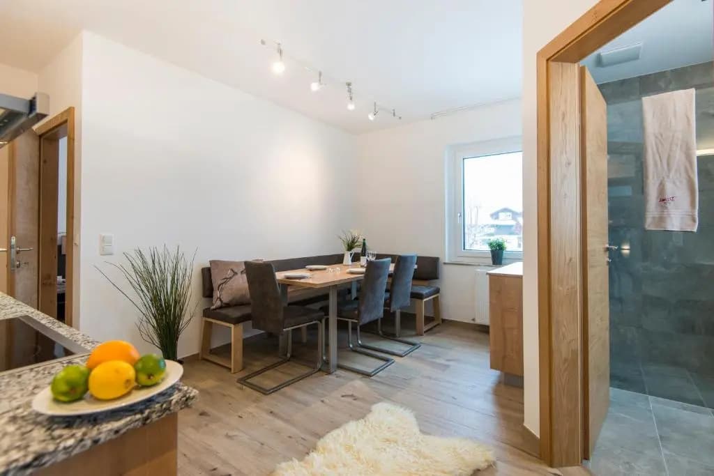 2 Bedrooms Apartment