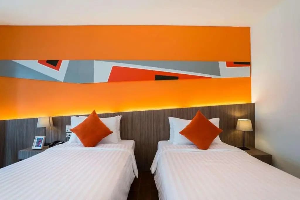 Deluxe Double room with city view twin beds