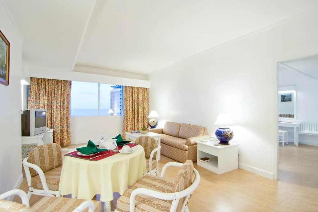 Deluxe Suite