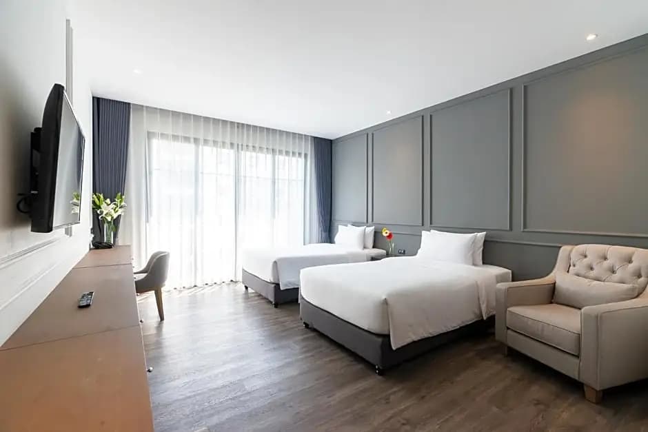 Deluxe Double room with pool view twin beds