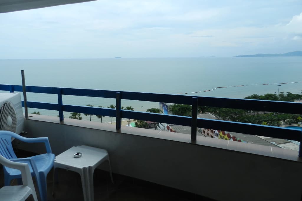 Studio with balcony and with frontal sea view