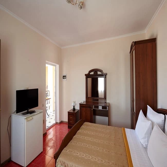 Standard Double room with balcony and with view full double bed