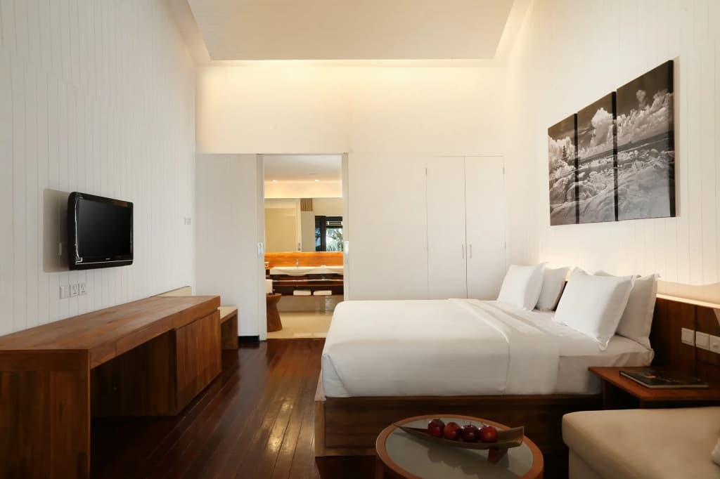 Deluxe room with balcony and with view