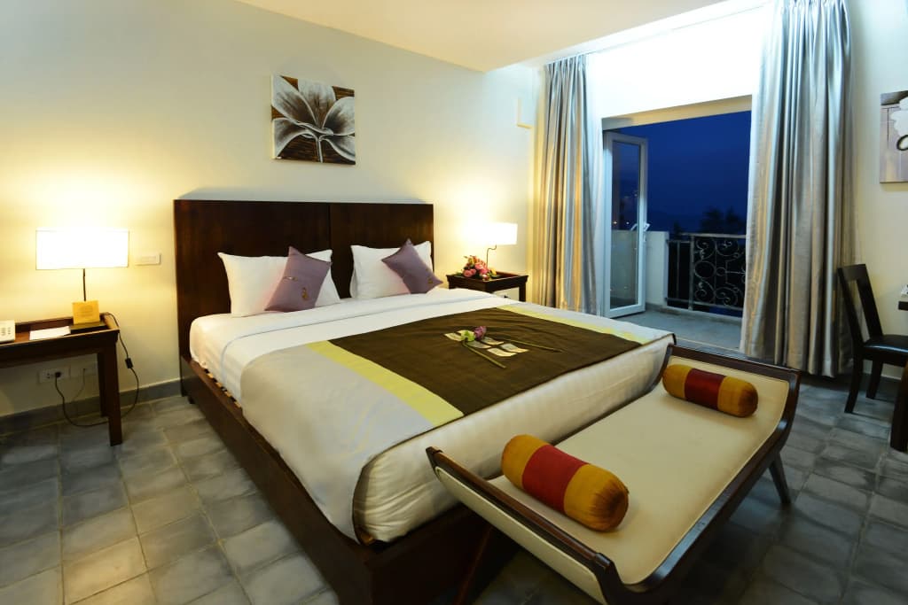 Deluxe Double room with sea view full double bed