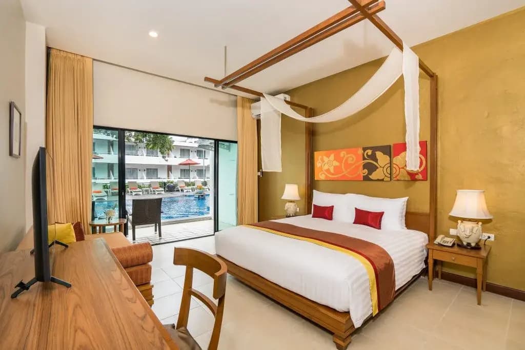 Deluxe Pool Access Double room full double bed