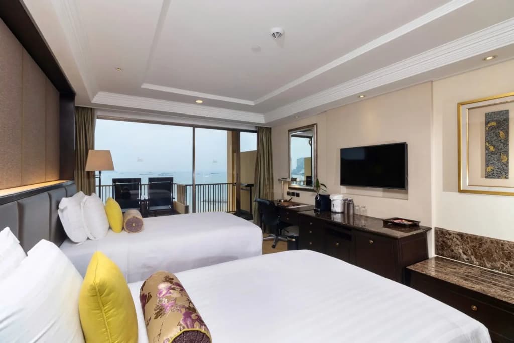 Double Club room twin beds