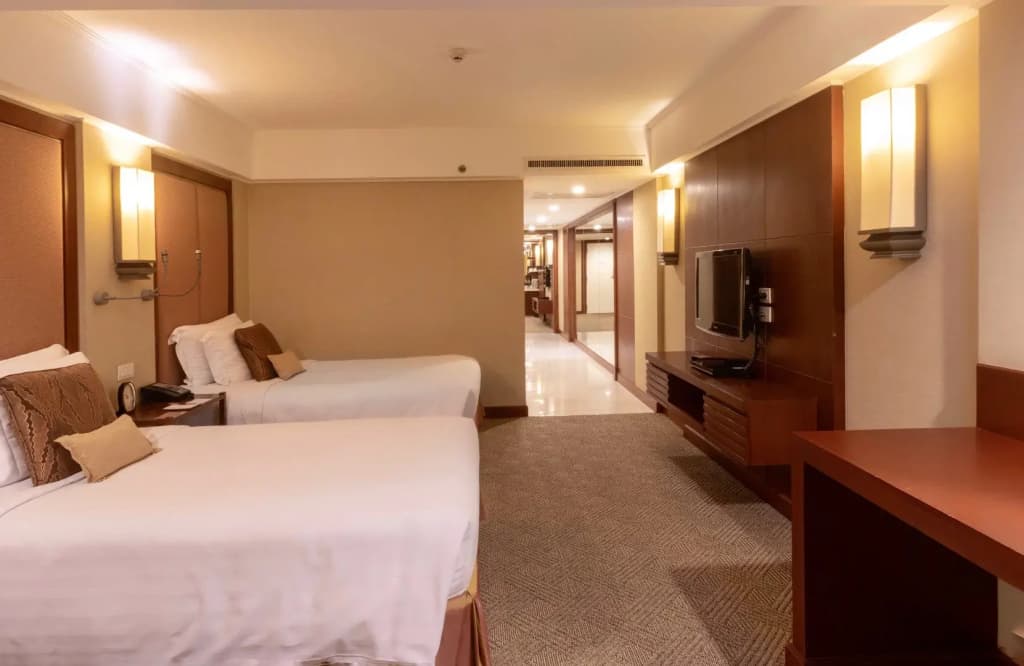 1 Bedroom Double Suite full double bed